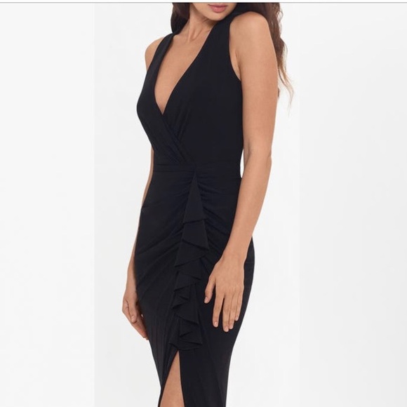 Betsy
& Adam
Ruched
Ruffle

Gown size 6 or 8P or 10  or 18W 20W dress - Picture 4 of 9